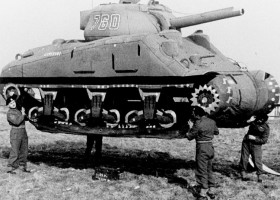 felfújható sherman tank